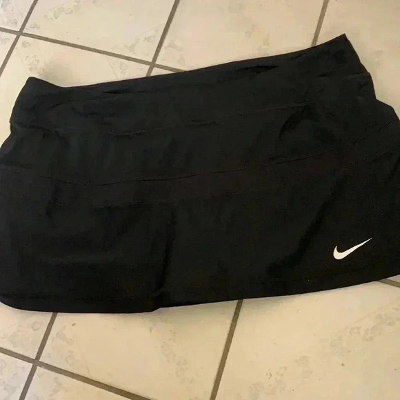 Nike - Picture 1 of 4